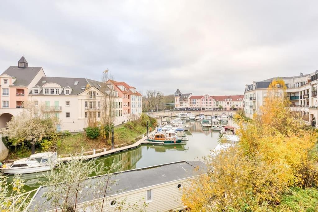 Studio Vue Direct Sur Le Port De Cergy, Parking Prive Gratuit Exterior photo
