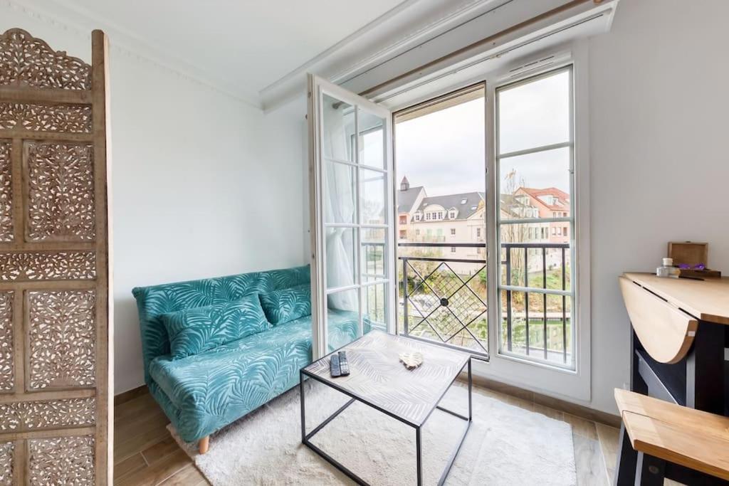 Studio Vue Direct Sur Le Port De Cergy, Parking Prive Gratuit Exterior photo