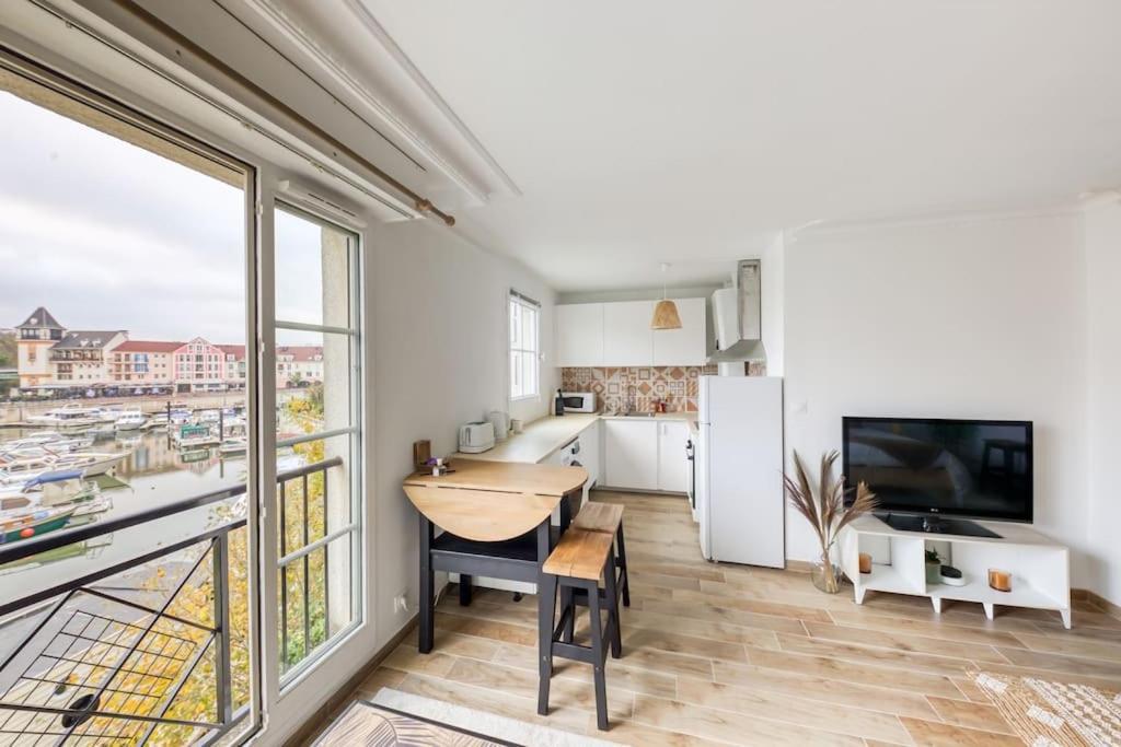 Studio Vue Direct Sur Le Port De Cergy, Parking Prive Gratuit Exterior photo
